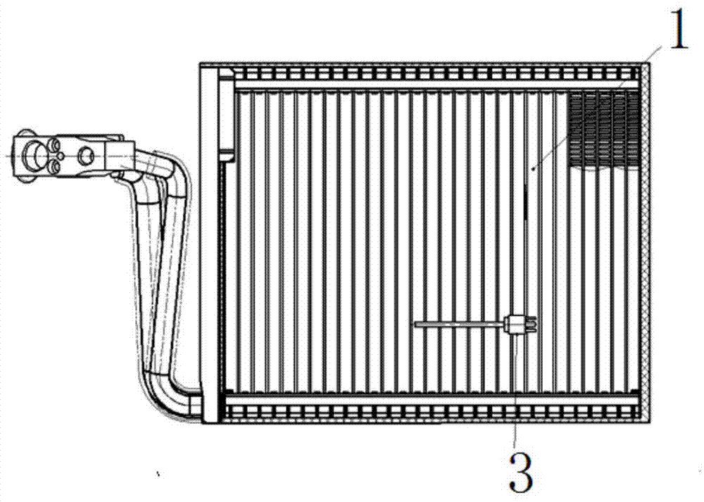 Anti-frosting structure of air conditioner of automobile
