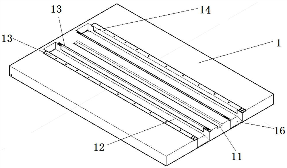 An automatic slag transporting and grinding device and grinding method