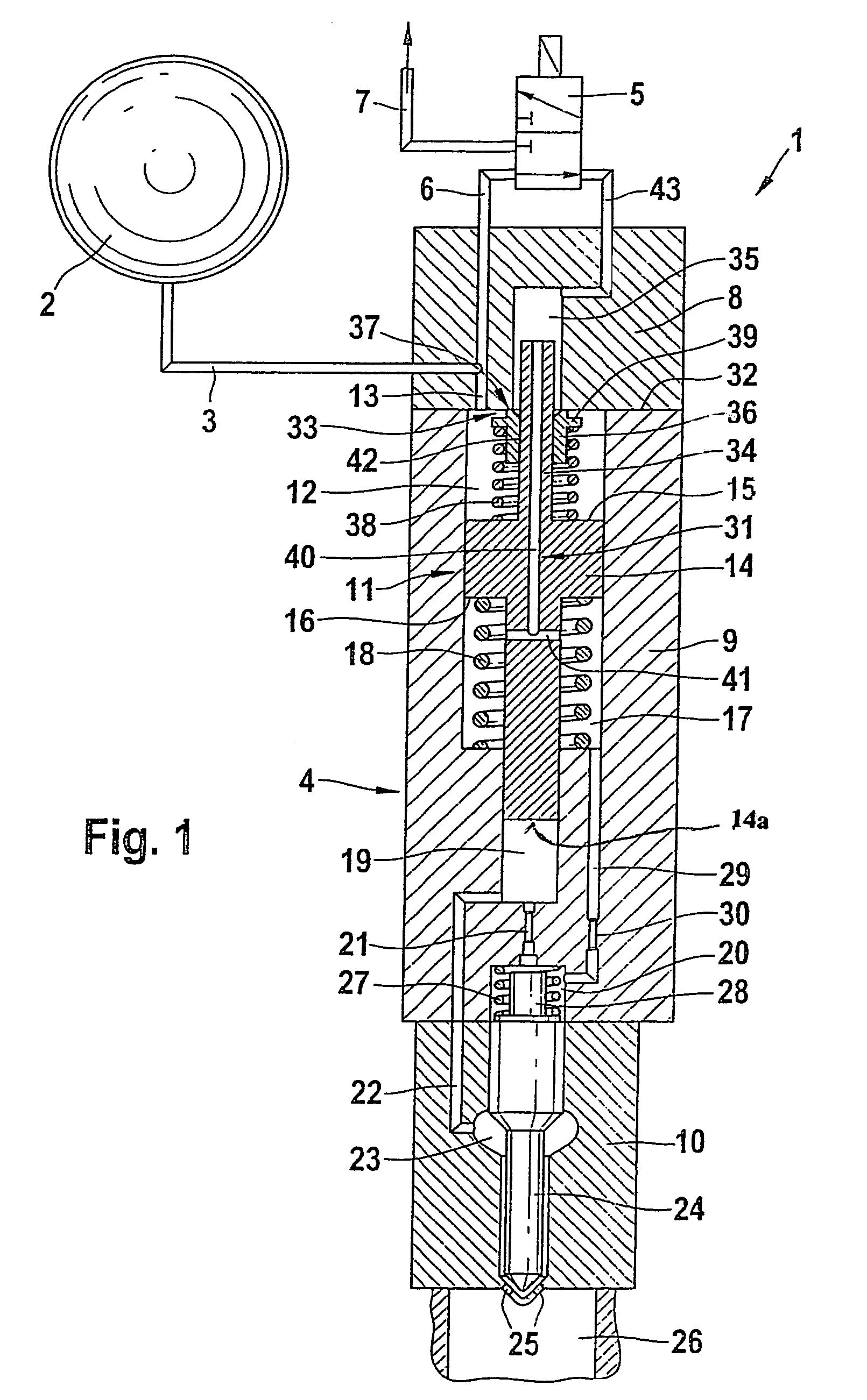Pressure-boosted fuel injection device comprising an internal control line