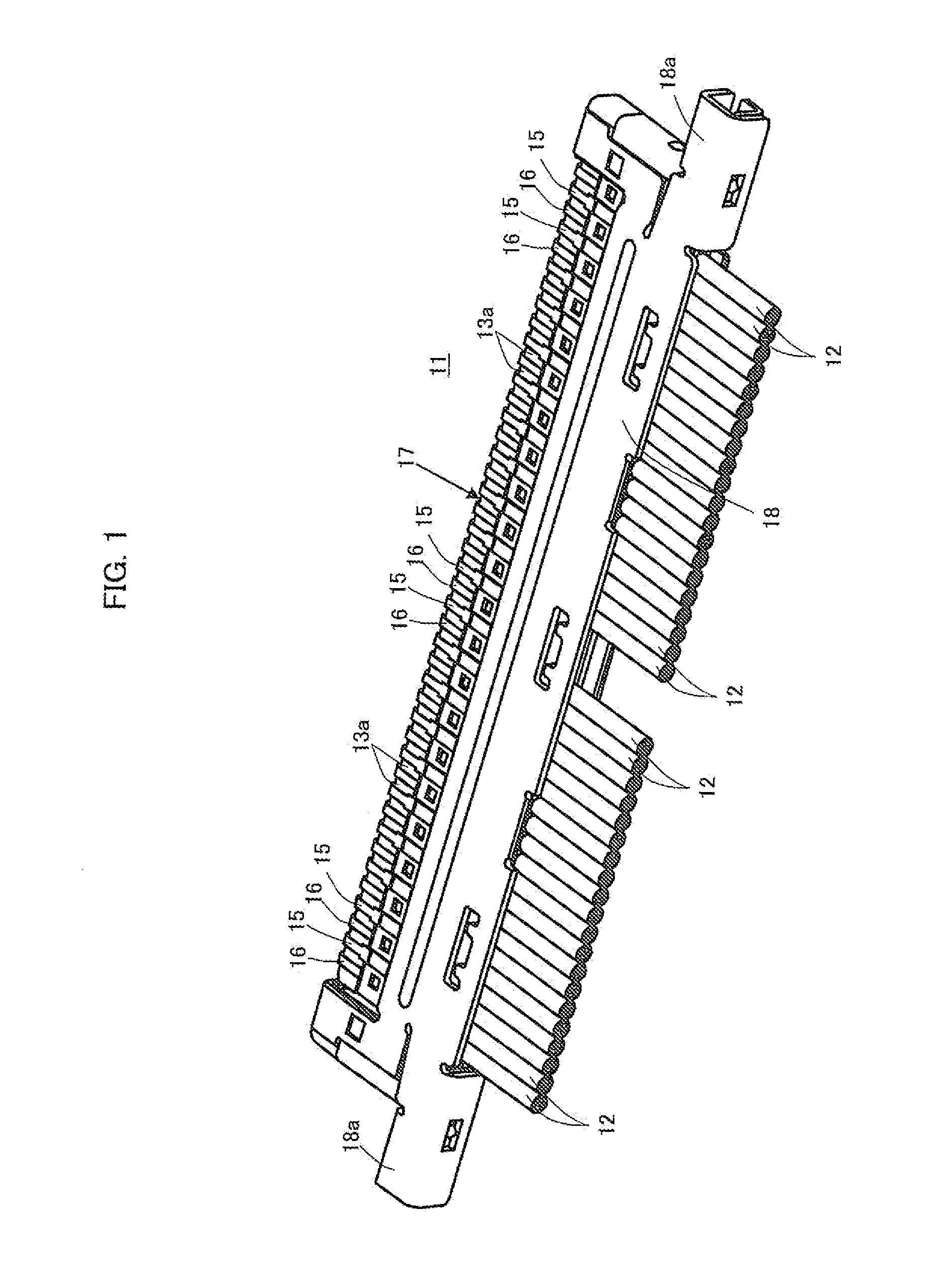 Cable connecting apparatus