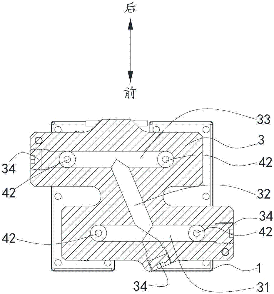 Storage battery outer shell two-point glue injection hot runner structure, injection molding method and injection molding machine