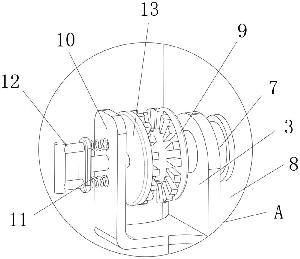 Bee feeding box facilitating observation of bee state and use method thereof