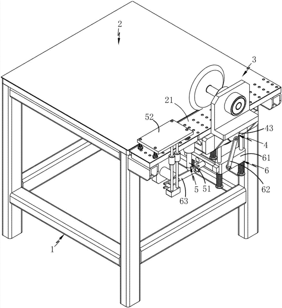 Casting film cutting edge material smashing device