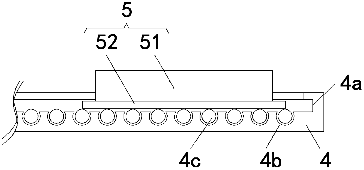 Polyurethane foaming module capable of automatically removing excess materials