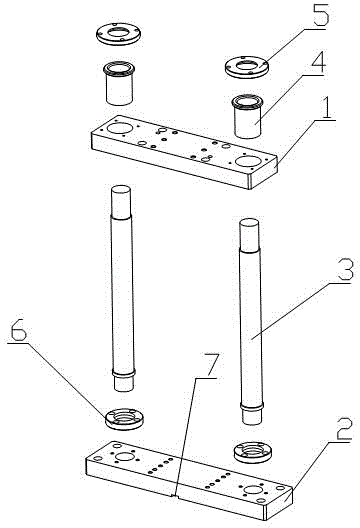 Discharging device for stamping die