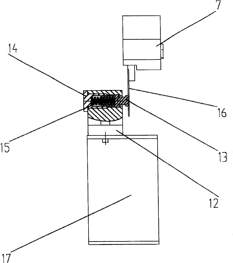 Elevator apparatus of pony roll support