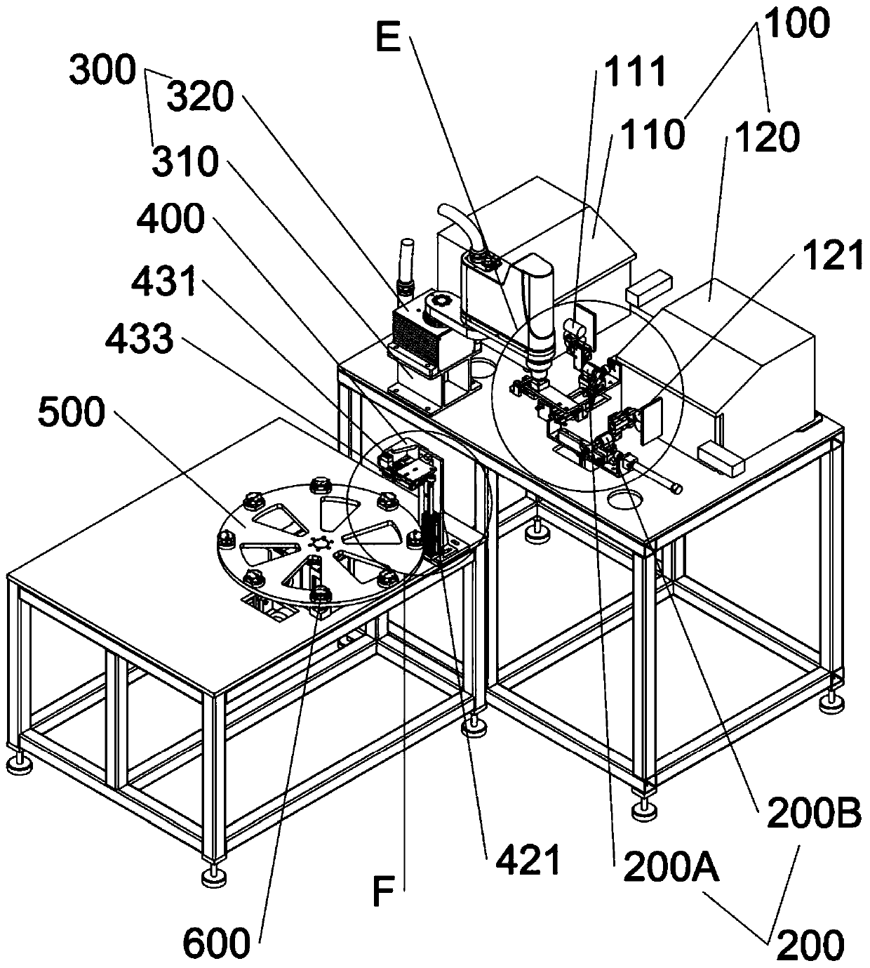 Automatic wire plugging device for light source plate