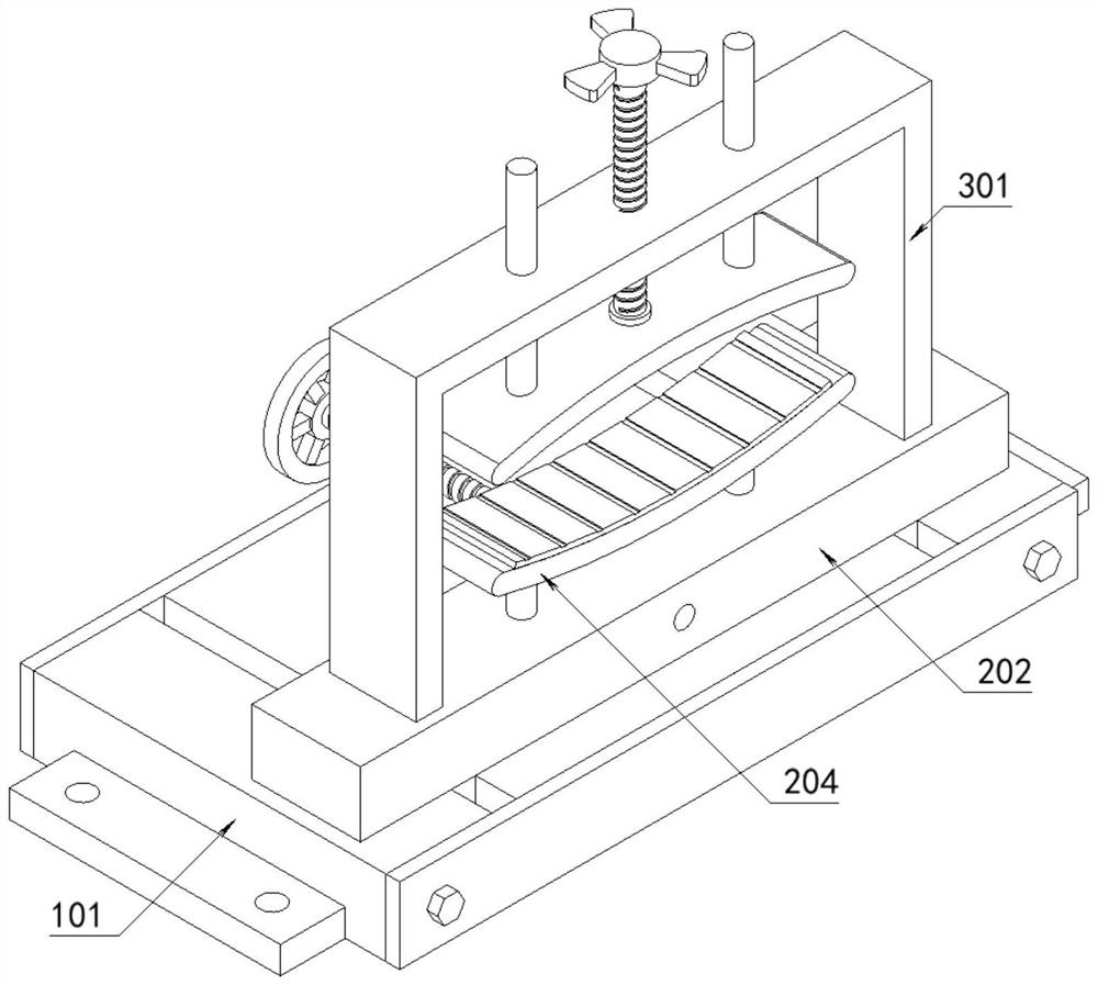 Wire clamping device used for mechanical construction and capable of preventing fracture of insulating layer