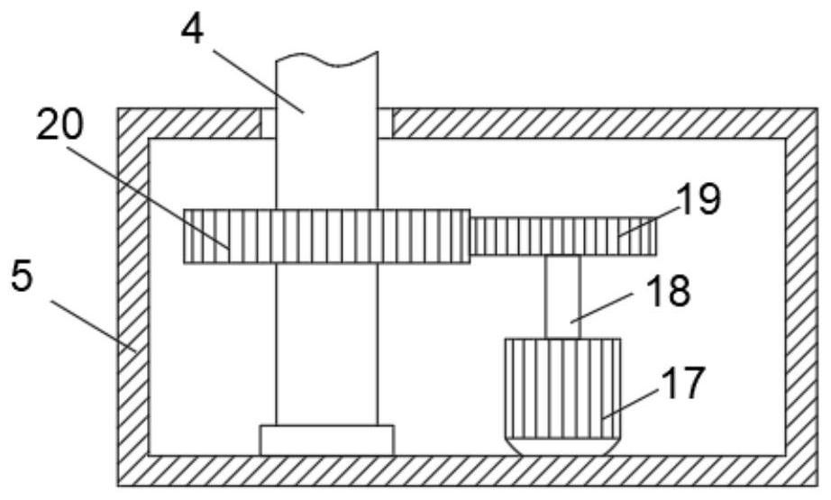 Solar charging and discharging device