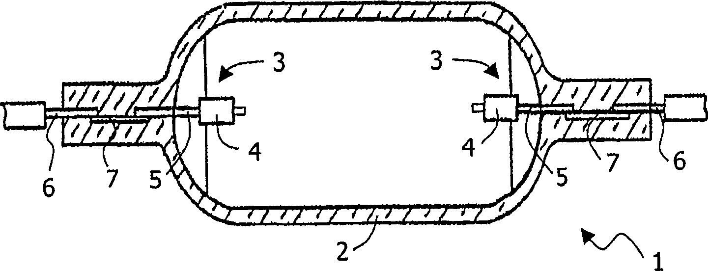 Discharge lamp, electrode, and method of manufacturing an electrode portion of a discharge lamp