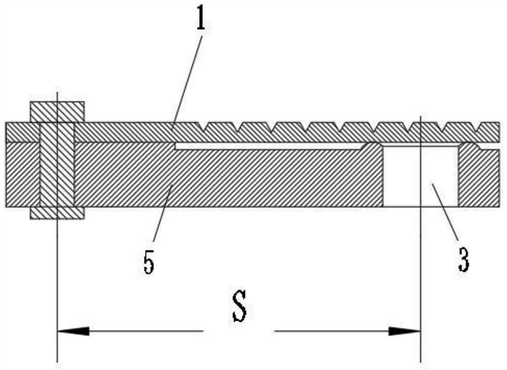 A new type of compressor self-limiting exhaust valve plate, exhaust valve plate assembly, compressor