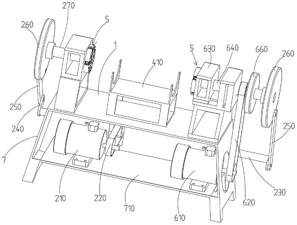 Spool assembly machine and forming die