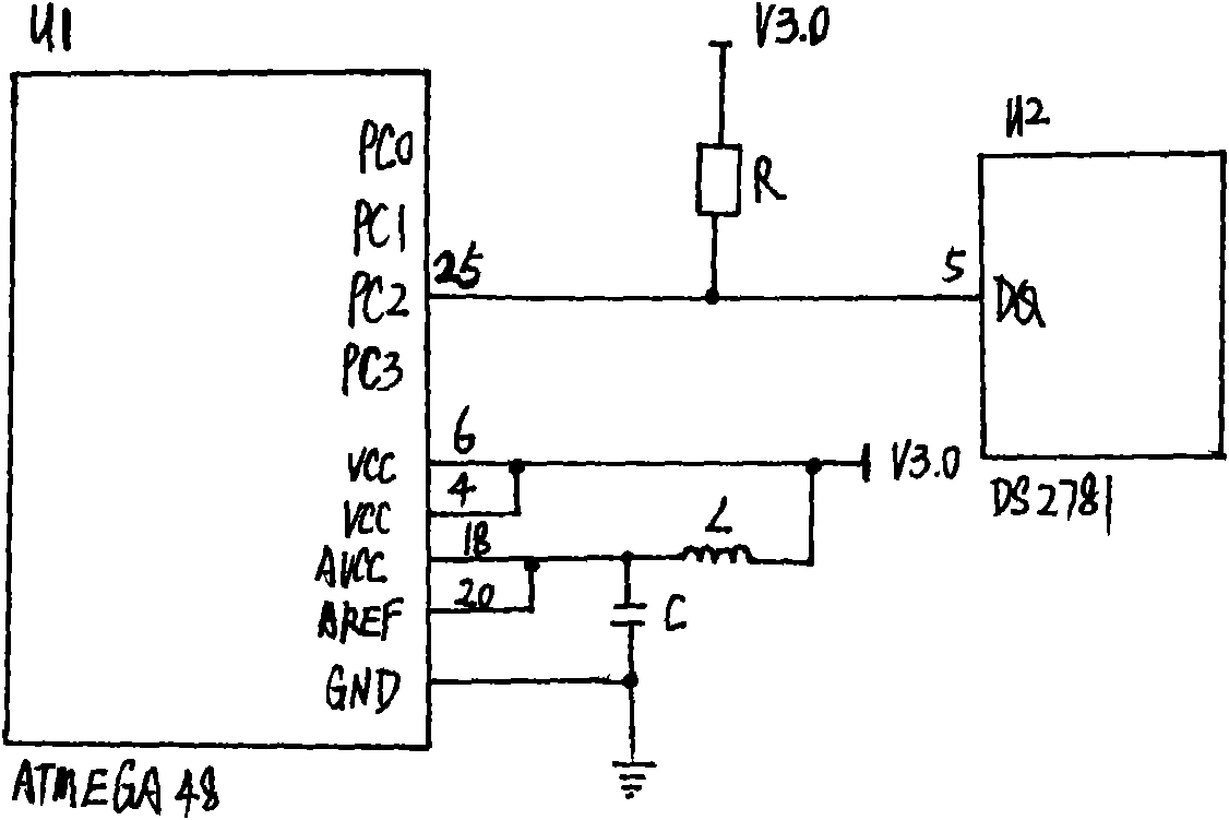 Single chip microcomputer and communication circuit with DALLAS single-wire bus protocol