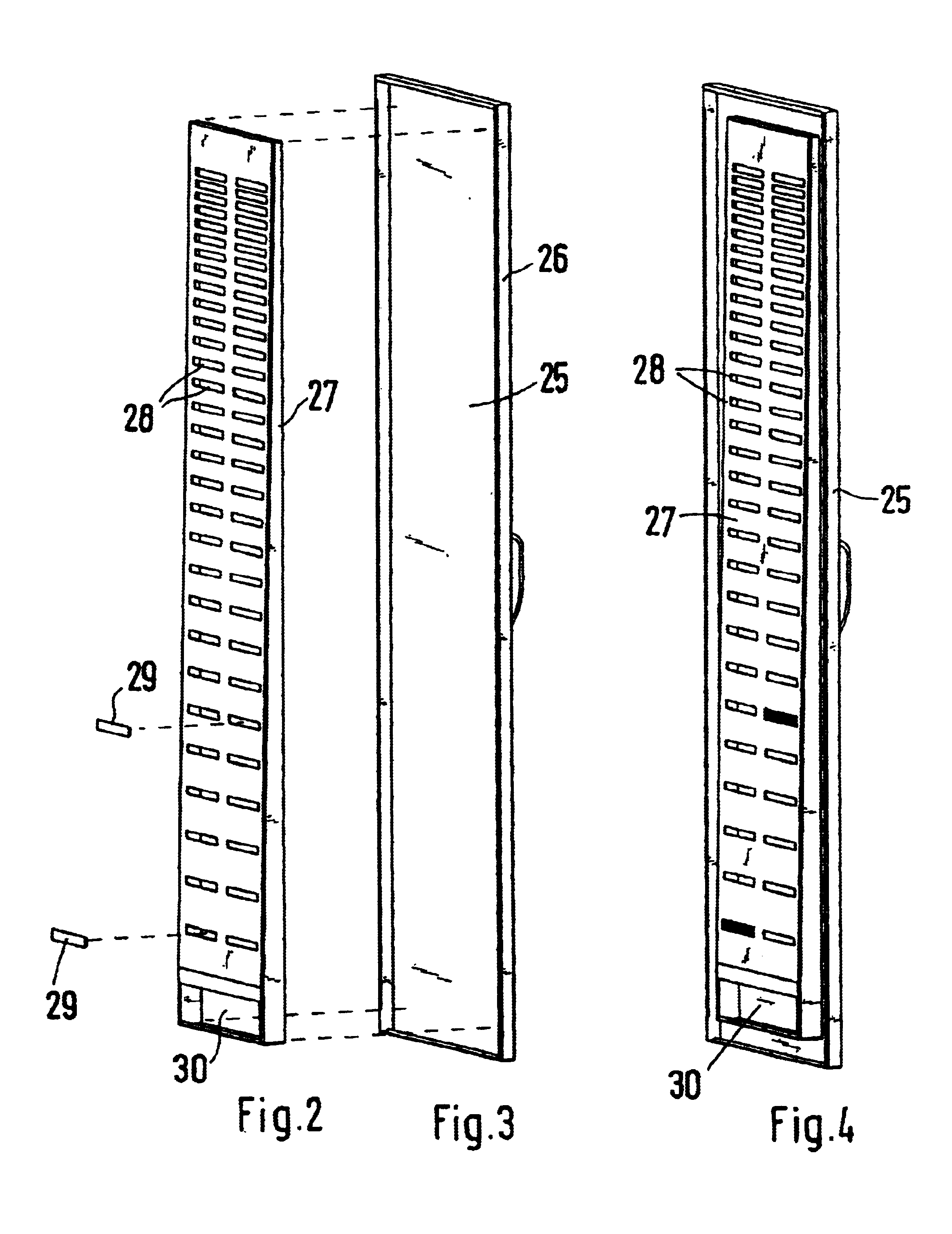 Switchgear cabinet with at least one cabinet door and a fan-assisted air circulation on an interior