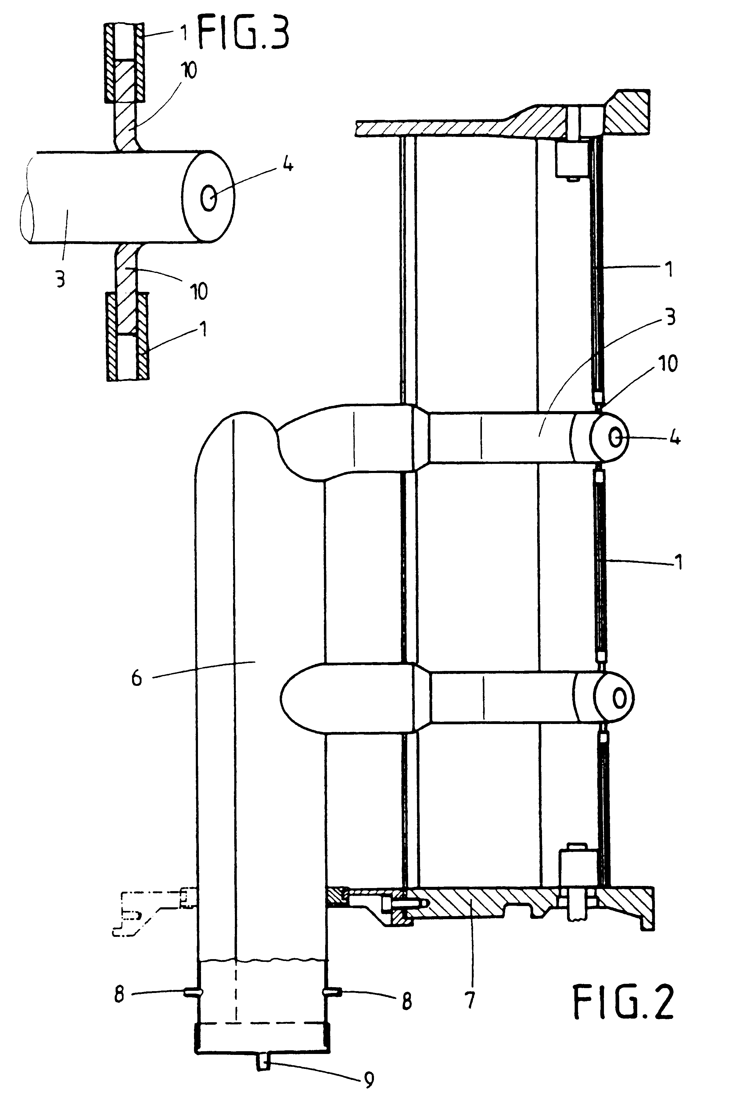 Fluidized bed apparatus having spray chamber with pivotal slats