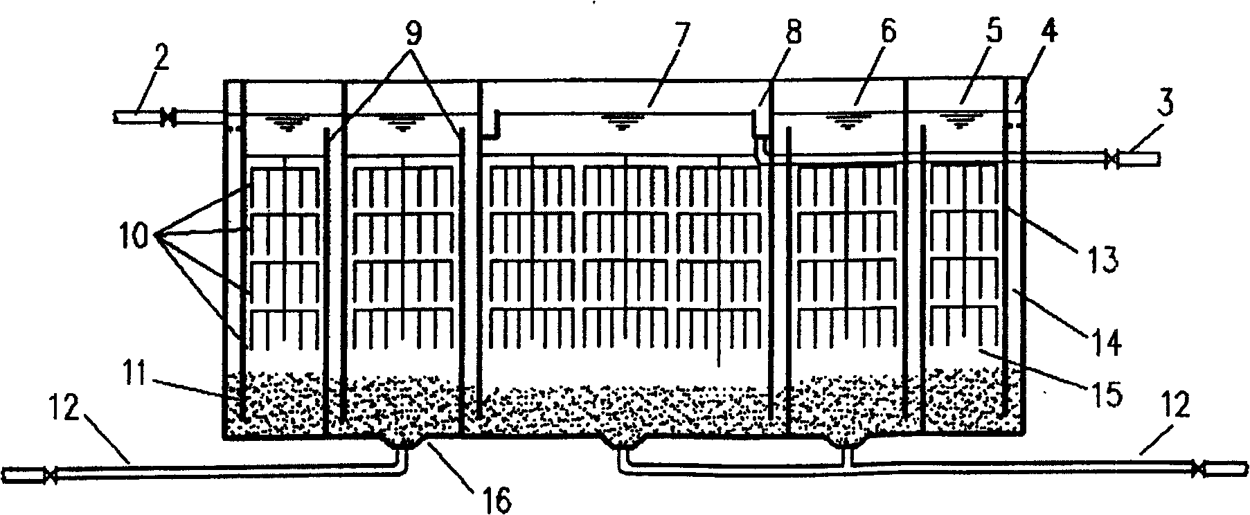 Peripherally-distributed water deflection composite reactor for hydrolysis and acidification