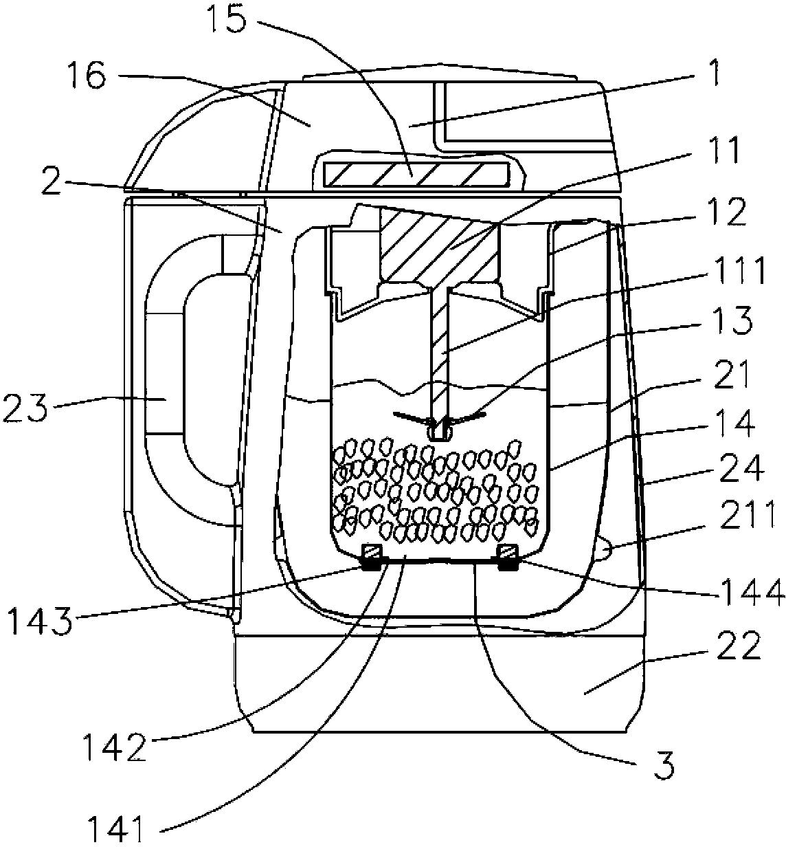 Method for utilizing soybean milk machine with inner smashing cup to make soybean milk