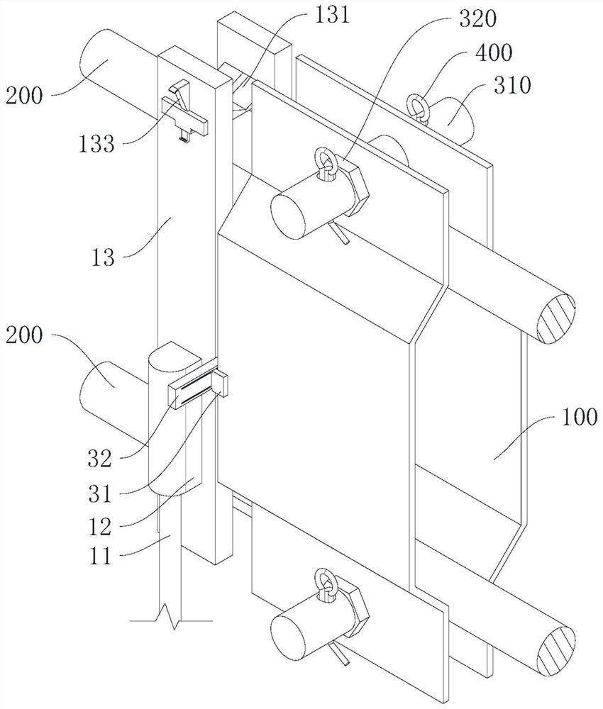 Vertical arrangement type double-suspension-clamp temporary protection device and pin repairing pretreatment method