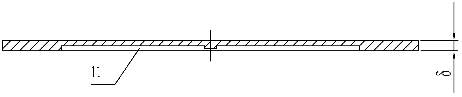 Fragment-free metal arched rupture disk with crossed slot, production device and manufacturing method thereof