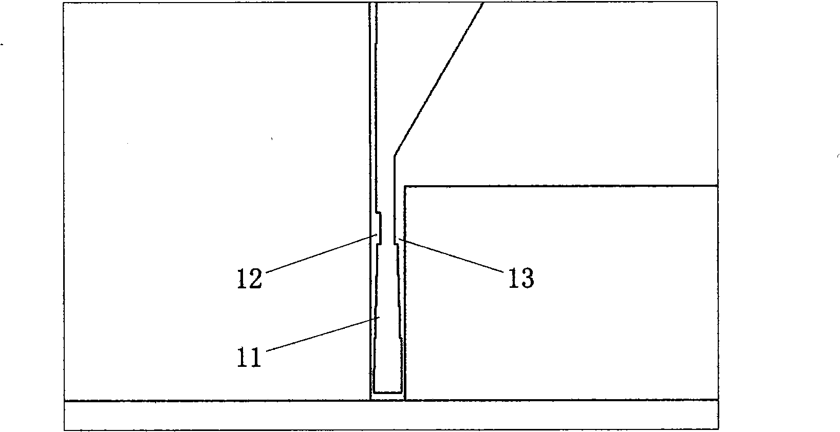 Low-outline ultra-wideband plow-shaped antenna