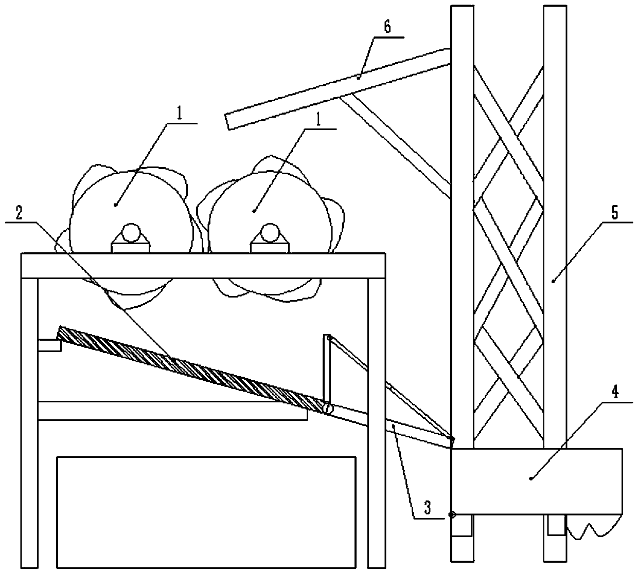 Device for crushing recycled concrete preparation raw materials and operation method thereof