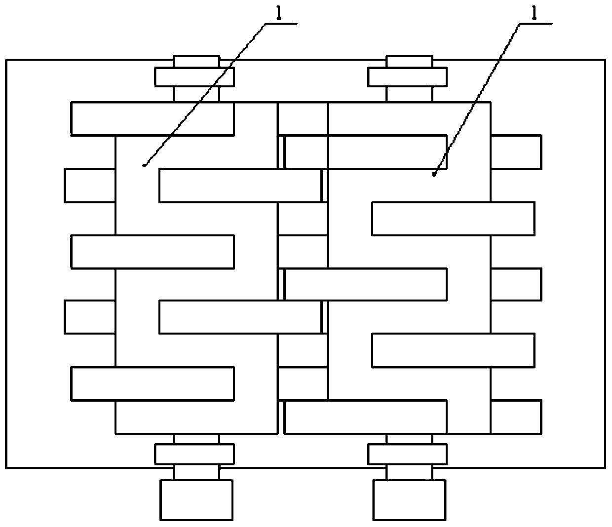 Device for crushing recycled concrete preparation raw materials and operation method thereof