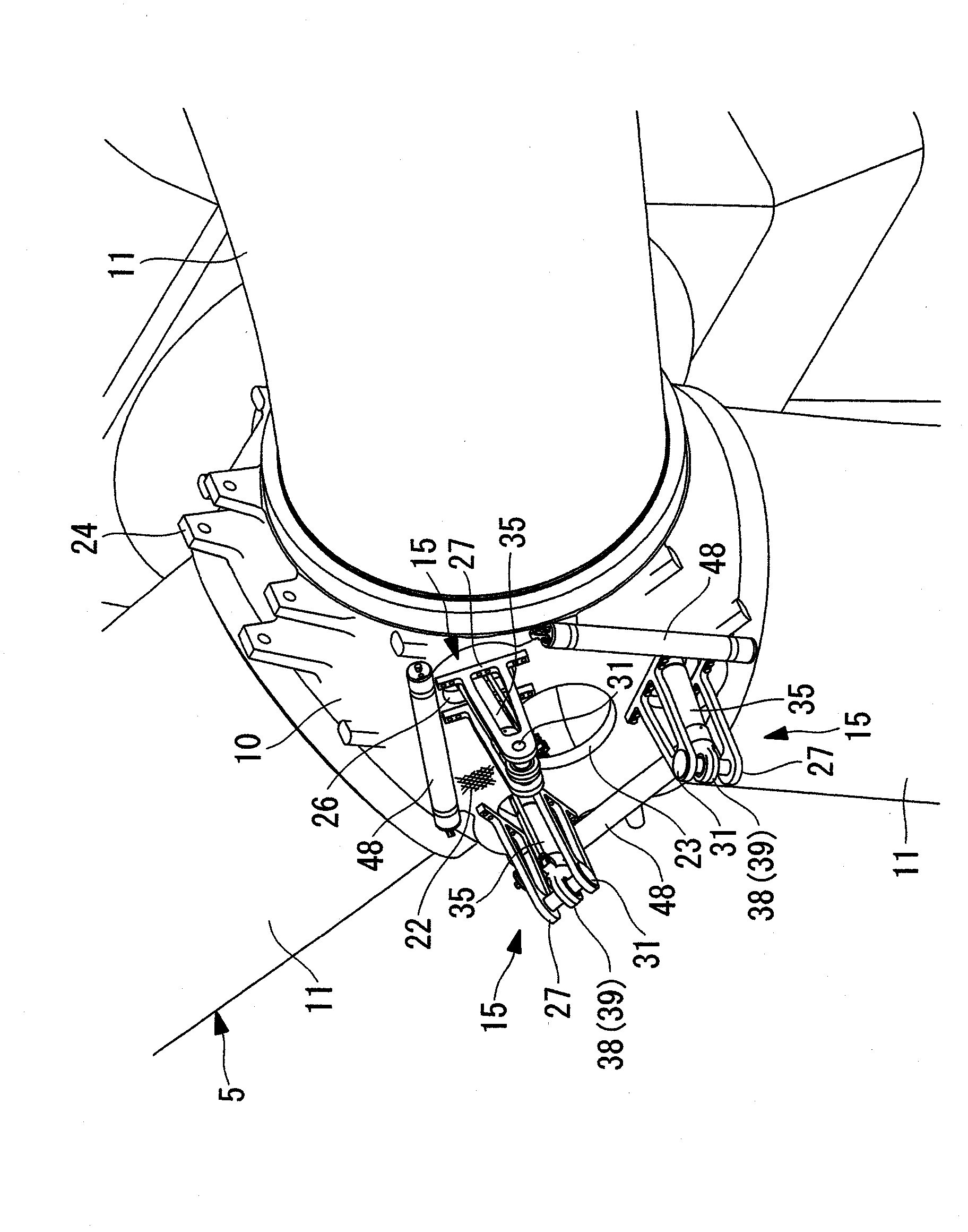 Device for driving pitch of wind turbine blade, rotating wind turbine blade with same, and wind turbine device