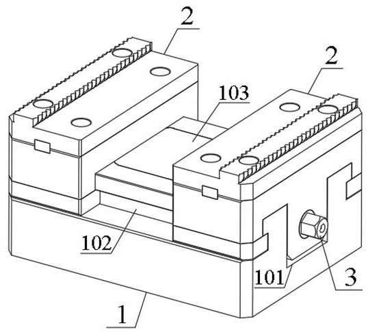 Self-centering vice