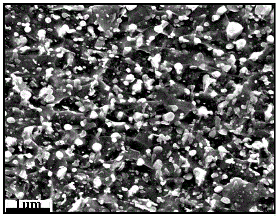 A ferritic steel plate strengthened by nano-scale spherical cementite and its preparation method