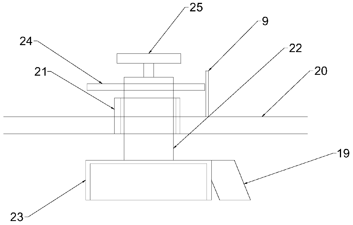 Gravity self-adjusting hydraulic pressure stabilizing device