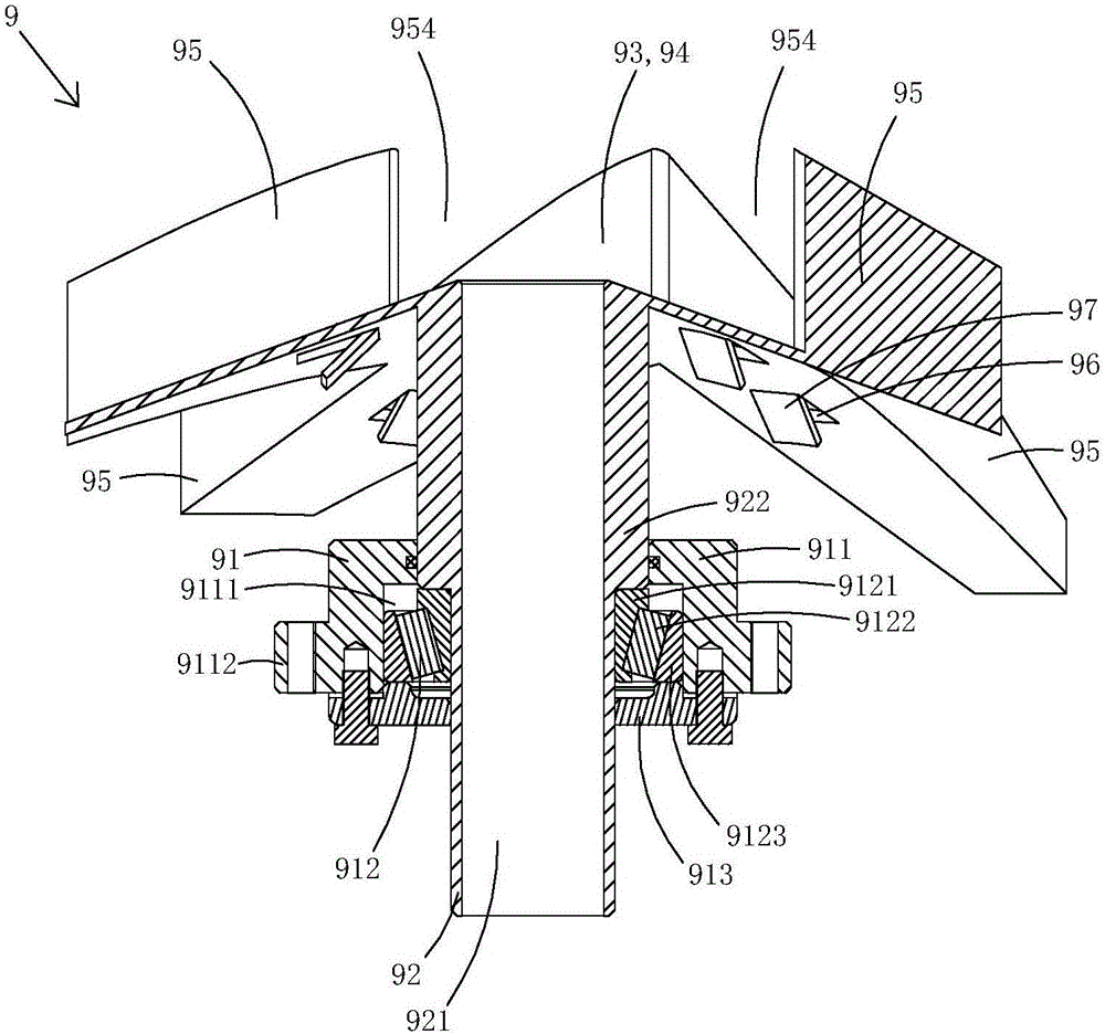 Self-rotating grain distribution device for granaries