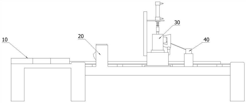 A device and method for detecting pits on the surface of a plate