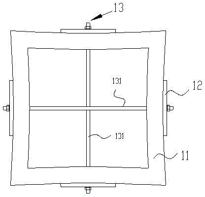 Reinforcing apparatus for improving mesh stretching tension and application method thereof