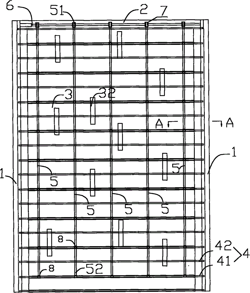 Accumulation door device for cooling tower