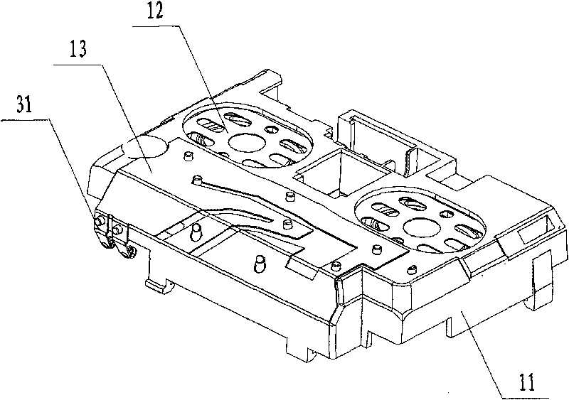 Communication device, horn and antenna assembly thereof