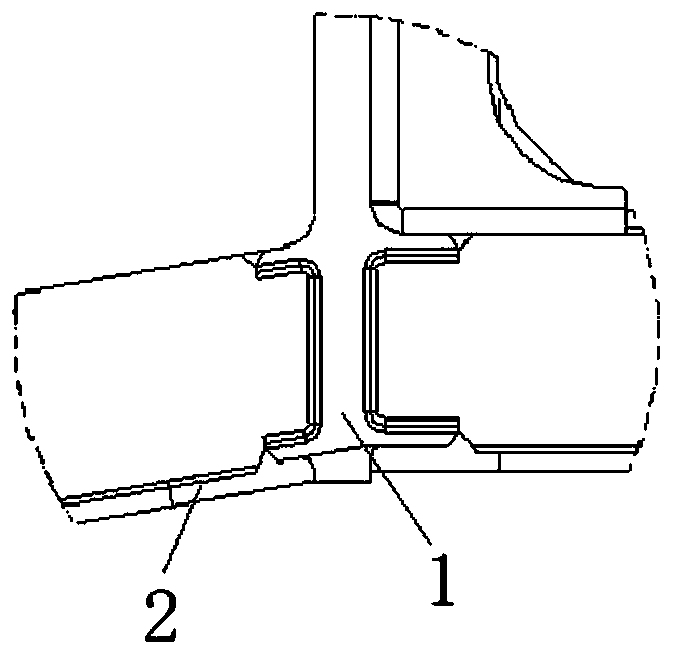 Traction beam structure, end chassis with traction beam structure and rail vehicle