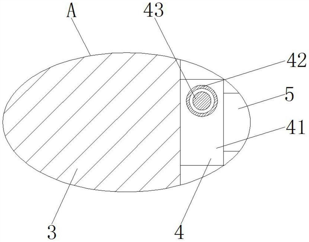 Elevator with guide rail surface rust removal device