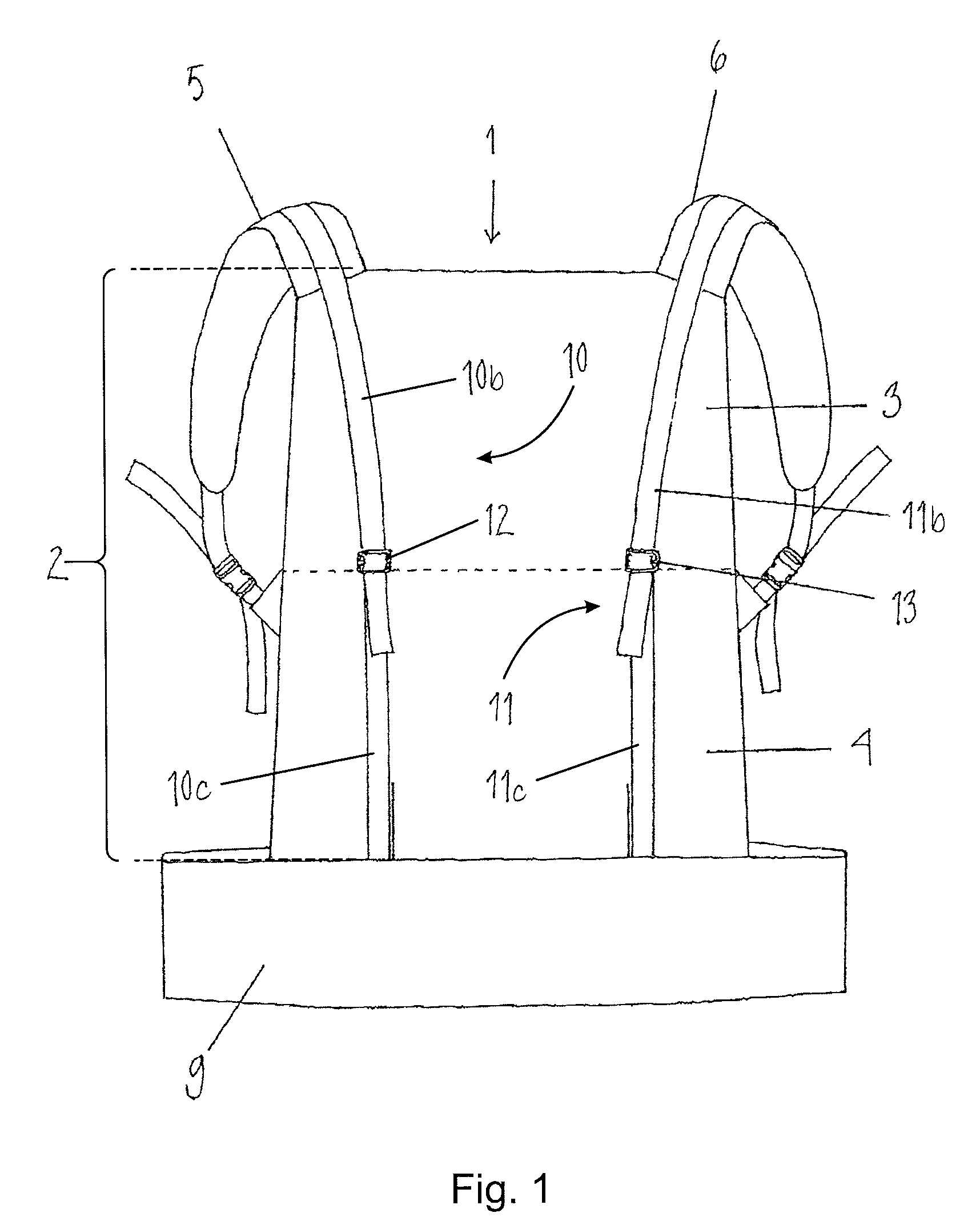 Arrangement for adjusting the length of a carrying section of a child carrier