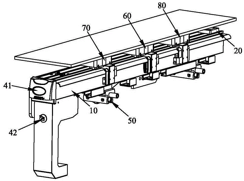 Independently moving type vacuum sucker provided with airlock and board suction device