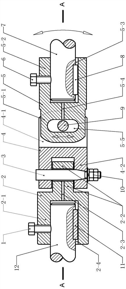 A coupling with adjustable axis deviation