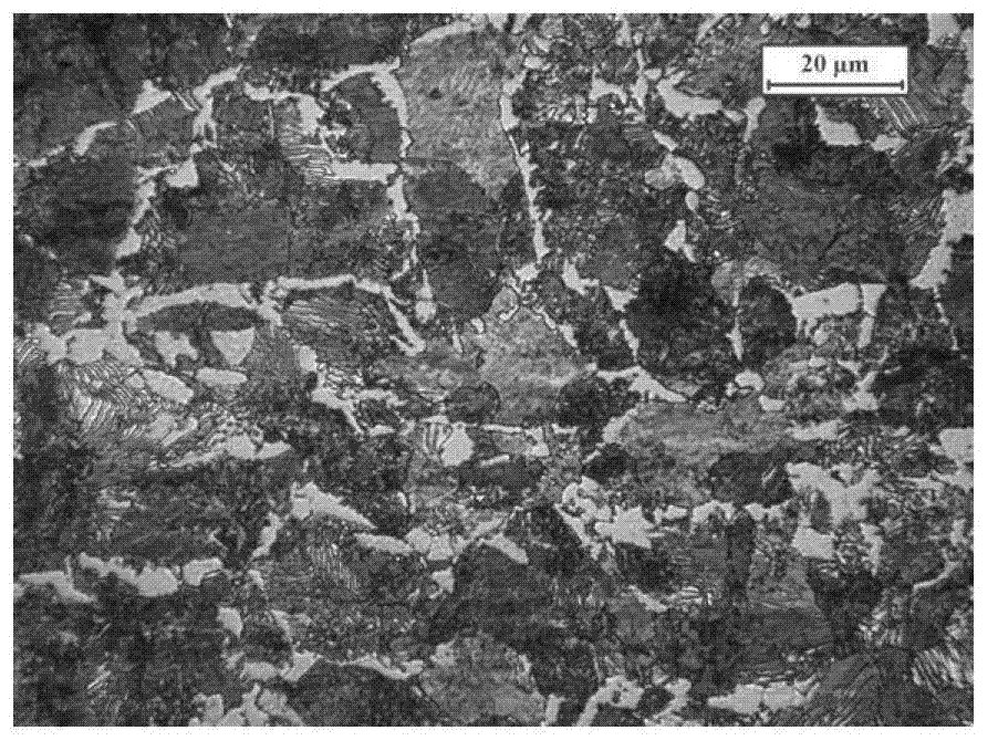 High-hardness wear-resistant steel plate and manufacturing method thereof