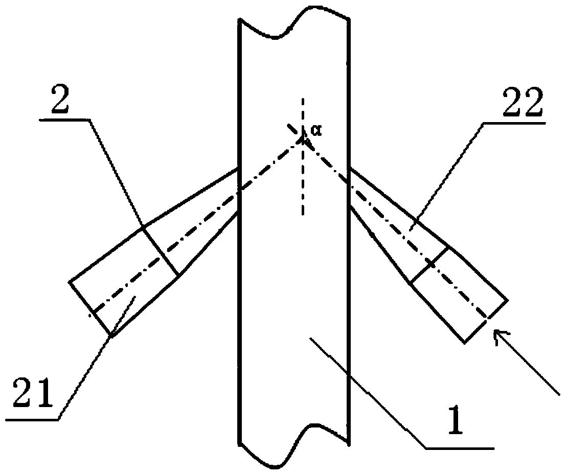 Smoke conveying device and method for injecting oxygen-enriched gas into flue