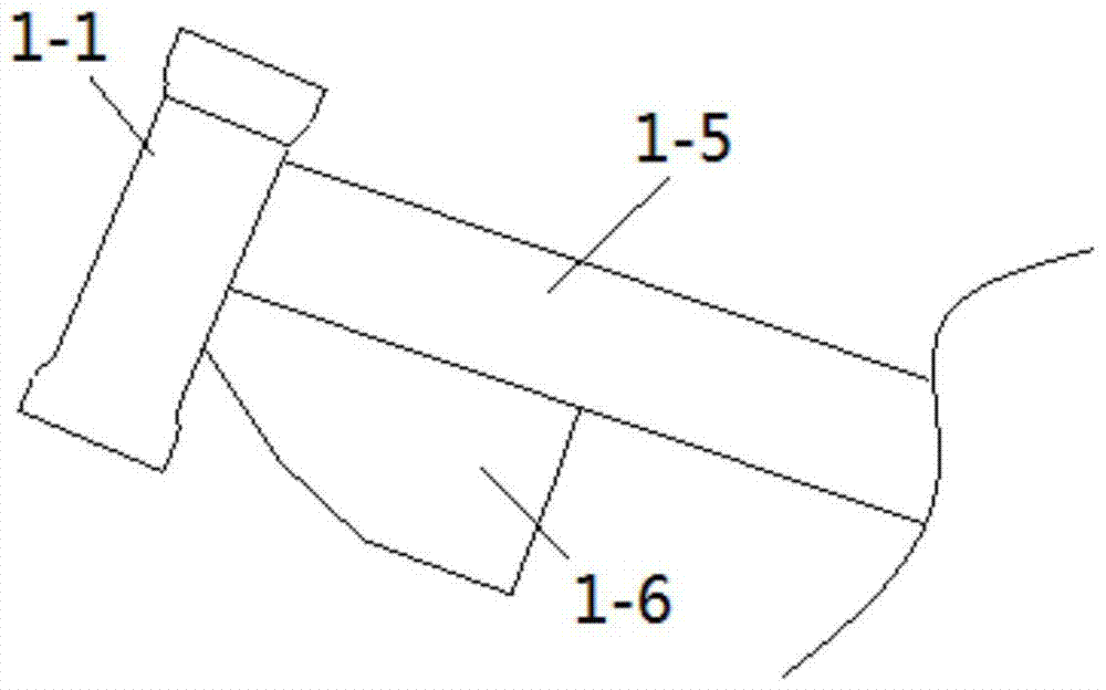 A connection method between the front riser, the main beam and the keel flat beam and the vehicle frame thereof