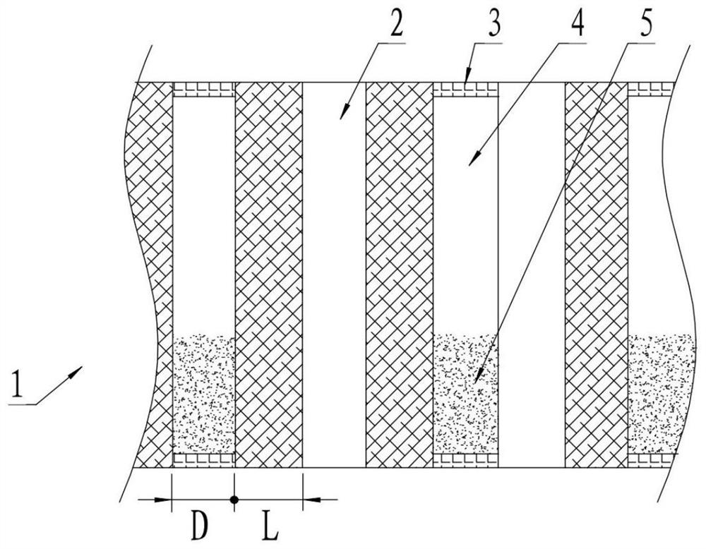 Novel efficient composite heat accumulator and preparation method thereof