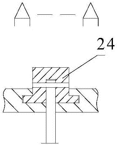 Tire mold side plate automatic centering and reordering device and reordering method