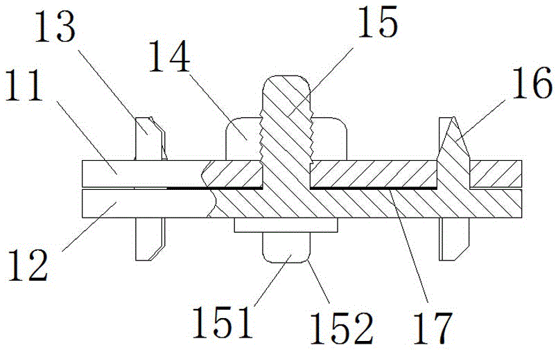 Pushing device for two-way conveying channel of combing machine