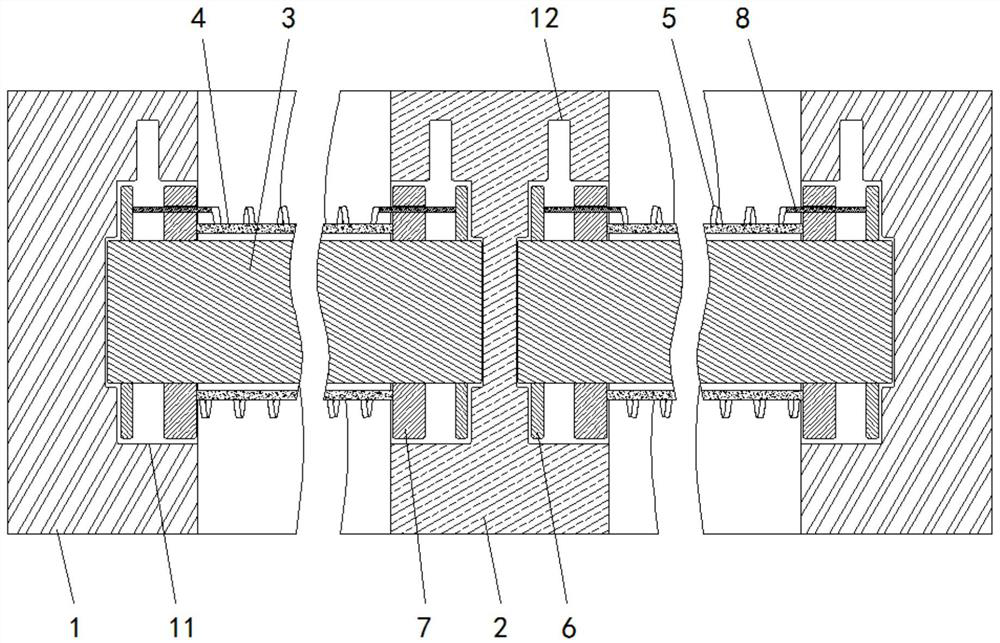 An elastic rod sieve plate for viscous-wet coal that is automatically cleaned by speed difference