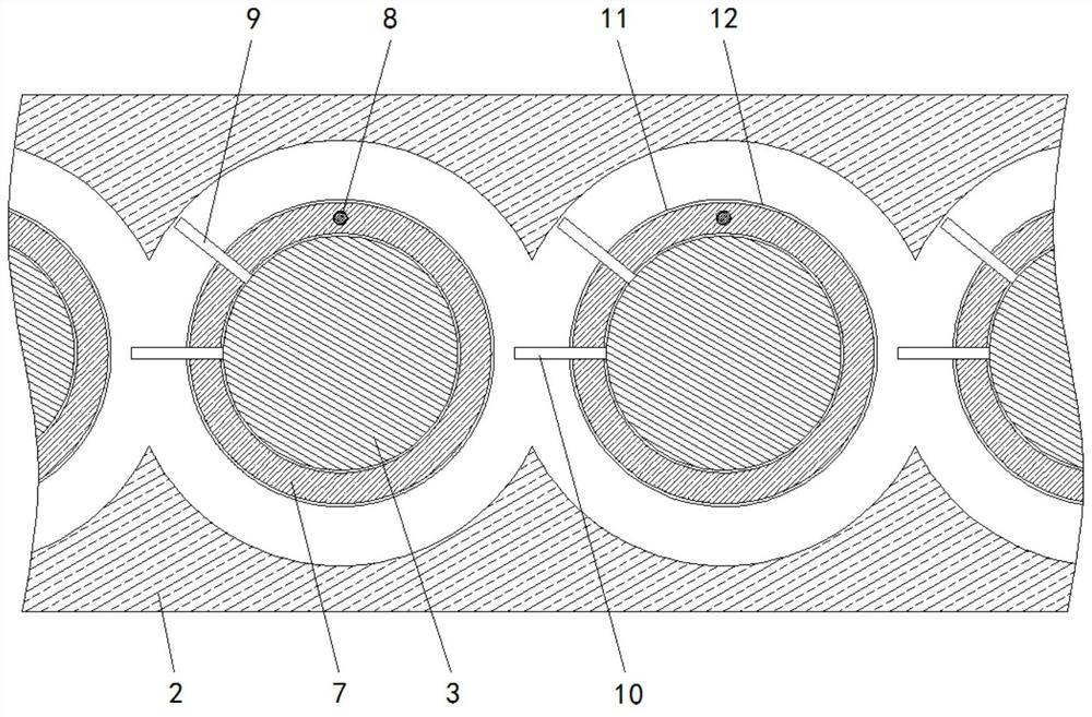 An elastic rod sieve plate for viscous-wet coal that is automatically cleaned by speed difference