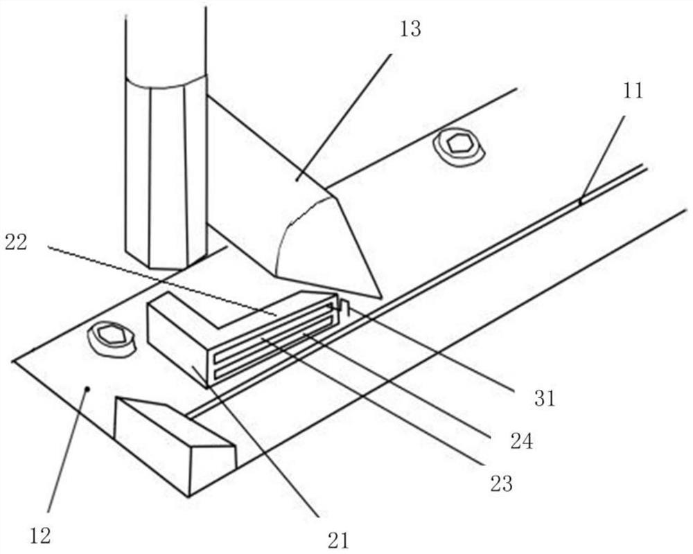 Cigarette paper conveying rail cleaning device and cigarette paper conveying device