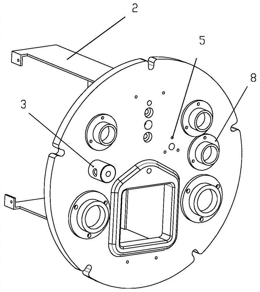 A shroud-type power distribution terminal electrical assembly grounding device